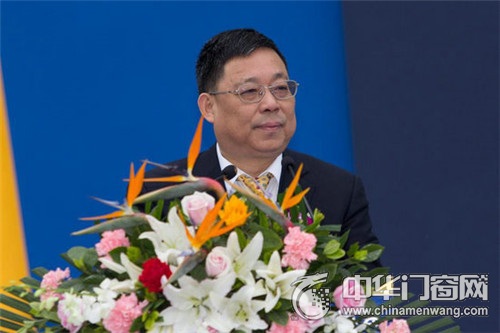 成都市人民政府副市长刘烈东认可IFIF对西部家居行业的推动作用